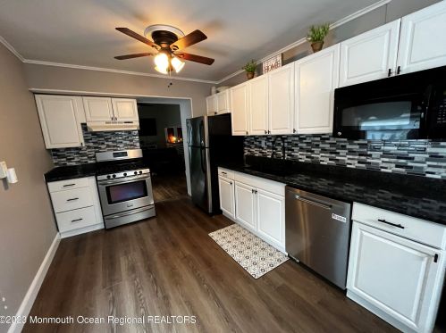 26 Racoon Dr, Hazlet NJ  07730-1418 exterior