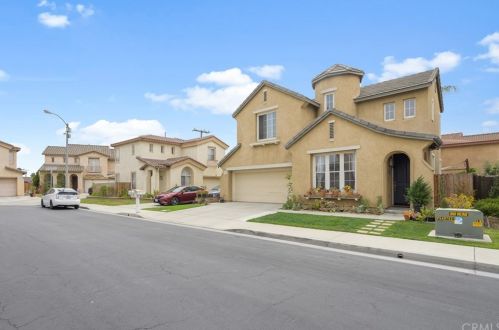 206 Cambria Dr, Long Beach, CA 90745-4745