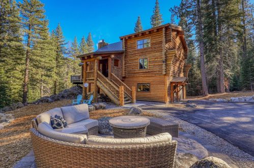 8675 River Rd, Truckee, CA