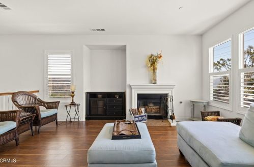 871 Coronado Cir, Santa Paula CA  93060-1666 exterior