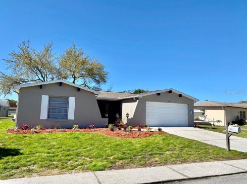 8424 Corney Dr, Port Richey, FL 34668-4207