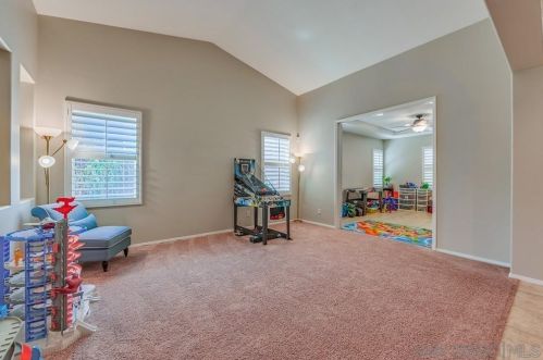 32758 Stonefield Ln, Temecula CA  92592-7207 exterior