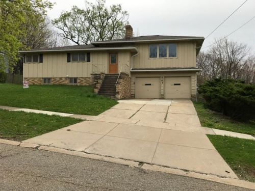 867 Wellmon St, Cleveland, OH 44146-3876
