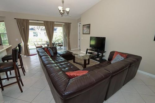 3919 Aurora Ct, Naples FL  34116-7323 exterior