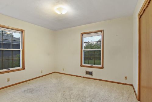 4473 67 St, Kenosha WI 53143-1327 exterior