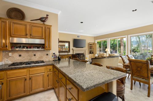 150 Kavenish Dr, Rancho Mirage CA  92270-3228 exterior