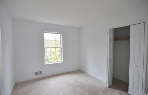 45 Dartmouth Dr, Rock Hill NY  12775-6011 exterior