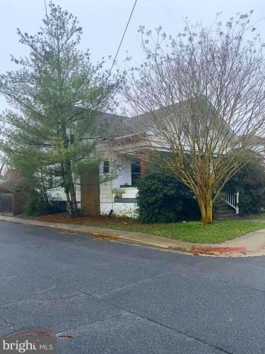 306 Delaware Ave, Delmar, DE 19940-1207