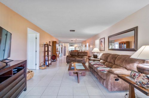 738 Whippoorwill Ln, Delray Beach, FL 33445-1803