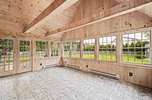 1305 Main St, Wapping CT  06074-2454 exterior