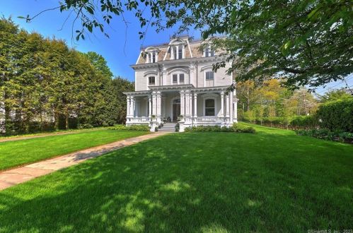 658 Pequot Ave, Southport CT  06890-1328 exterior