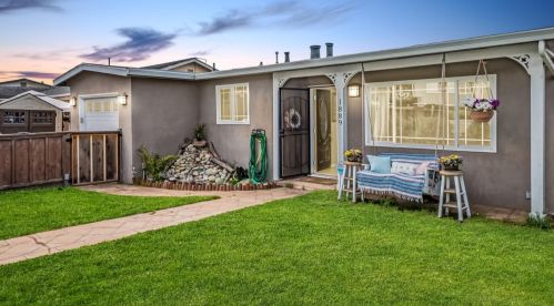 1889 Highland St, Seaside, CA 93955-3929