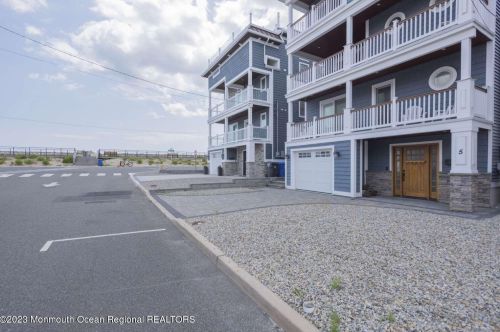 5 Fort Ave, Pelican Island NJ  08751-1512 exterior