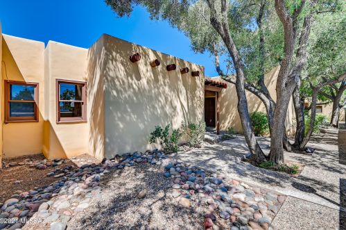 3057 Sparkman Blvd, Tucson, AZ 85716-1608