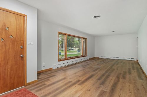 744 Williams Dr, Crown Point IN  46307-4822 exterior