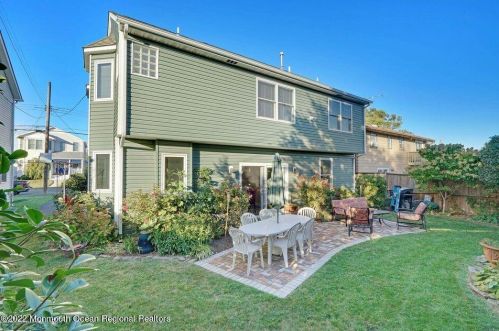 417 15th Ave, Belmar, NJ 07719-2525