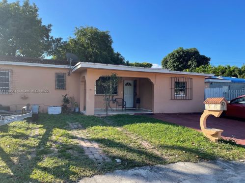 482 6th St, Hialeah, FL 33010-5355