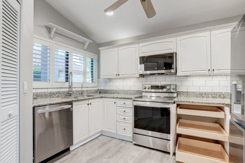 23313 Water Cir, Boca Raton FL  33486-8539 exterior