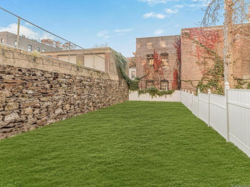 3241 Barker Ave, Bronx NY  10467-6301 exterior