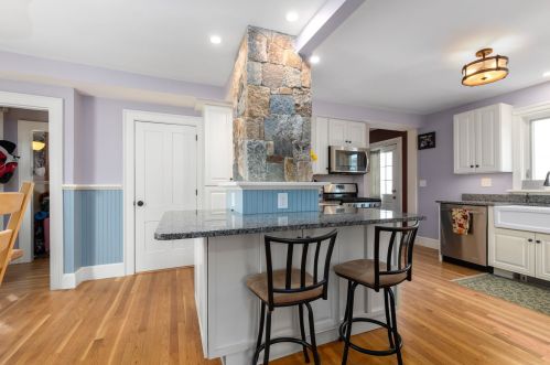 32 Pne St, Dover NH  03820-4202 exterior