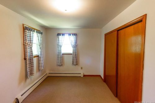 899 Old Rock Hill Rd, Wallingford CT  06492-3950 exterior