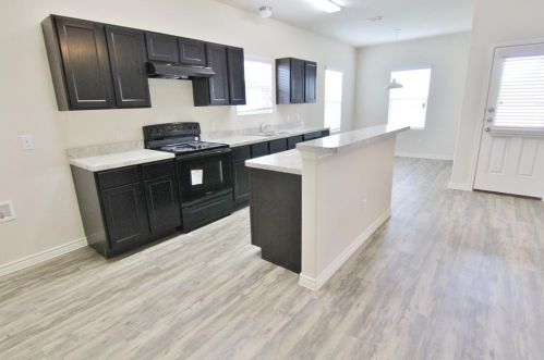 2922 Mayfair Ln, Lancaster, TX 75134-4934