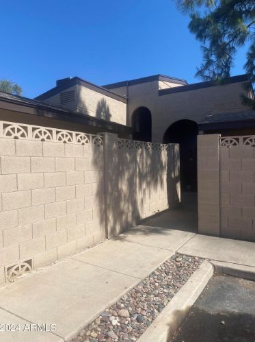 4505 Continental Dr, Glendale, AZ 85308-3444