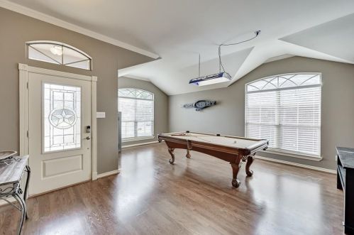 516 Oakbrook Dr, Burleson, TX 76028-6360