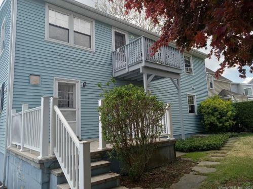 76 Treat Ave, Stamford CT  06906-1941 exterior