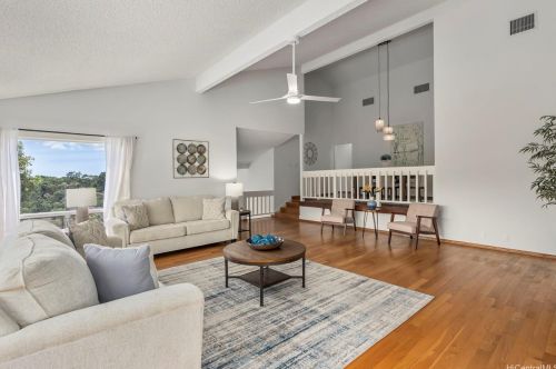 98-2066 Pahiolo St, Aiea, HI 96701-1655
