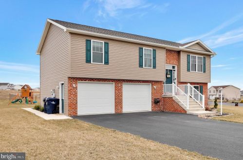 50 Noble Dr, Lees Cross Roads, PA 17257-8861