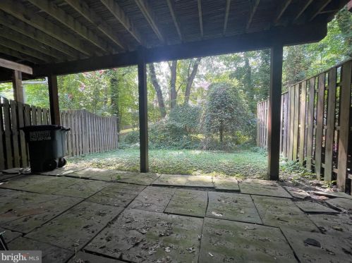 10871 Oak Green Ct, Springfield VA  22015-2329 exterior