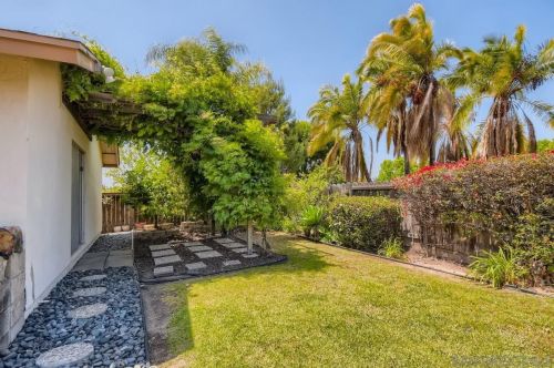 6718 Casselberry Way, San Diego CA  92119-2203 exterior