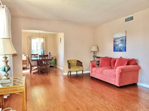 2888 Charlemagne Ave, Long Beach, CA 90815-1063