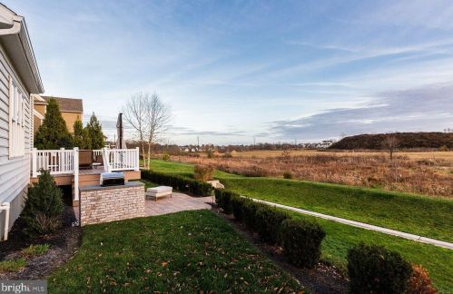 518 Delp Rd, Lancaster PA  17601-2956 exterior