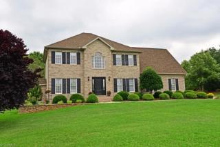 7600 Tall Meadows Dr, Kernersville, NC 27284-6705