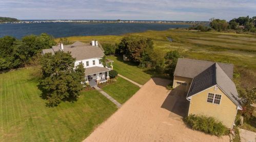 146 Shore Rd, Mount Sinai NY  11766-1228 exterior