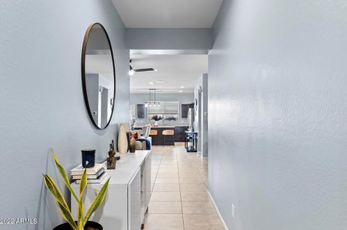 3111 77th Dr, Phoenix, AZ 85043-4921