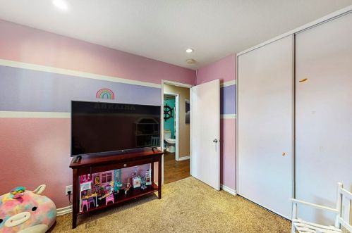 43123 Fleetwood Dr, Lancaster CA 93535-5213 exterior