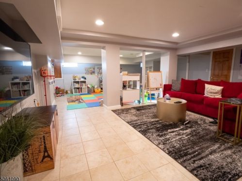 20 Vernon Pl, East Orange NJ  07017-4410 exterior