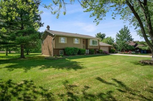 7062 Parke St, Hobart, IN 46342-6762
