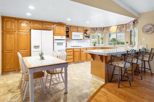 425 Winston Way, Upland CA  91786-2323 exterior