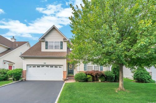 91 Constantine Way, Mount Sinai, NY 11766-3006