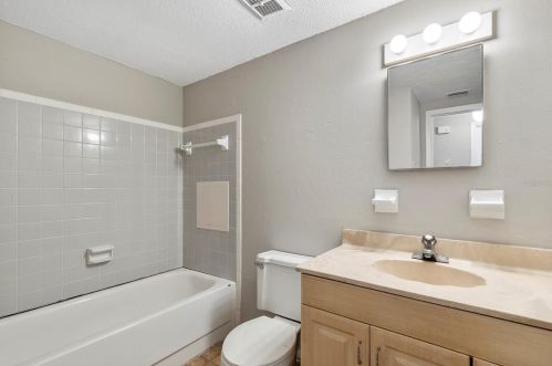 1045 Breezewood Dr, Lakeland FL  33809-3851 exterior