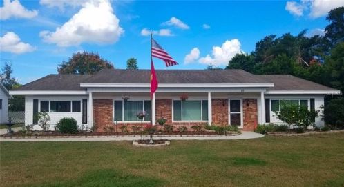 10 Lonesome Pne Trl, Howey In The Hills FL  34797-3060 exterior
