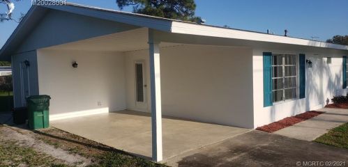 349 Floresta Dr, Fort Pierce, FL 34983-1759