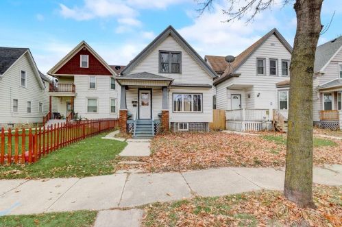 2925 Hayes Ave, Milwaukee, WI 53215-2953