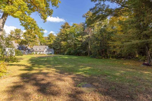 53 Glengarry Dr, Stratham NH  03885-2151 exterior