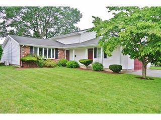 4 Wardlaw Ct, Providence, RI 02908-2227