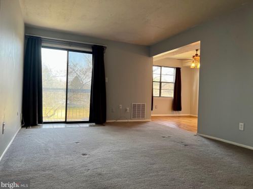 2124 Old Stone Ml Dr, East Windsor NJ exterior